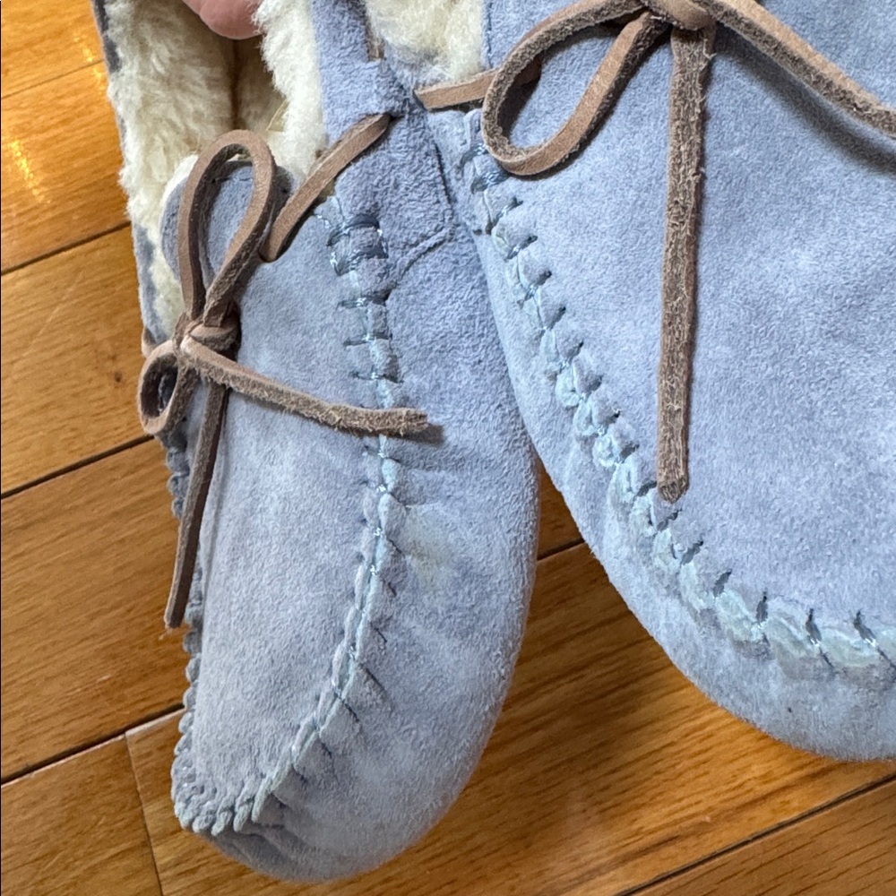 UGG Women's Dakota Moccasin Shoes - Picture 9 of 11